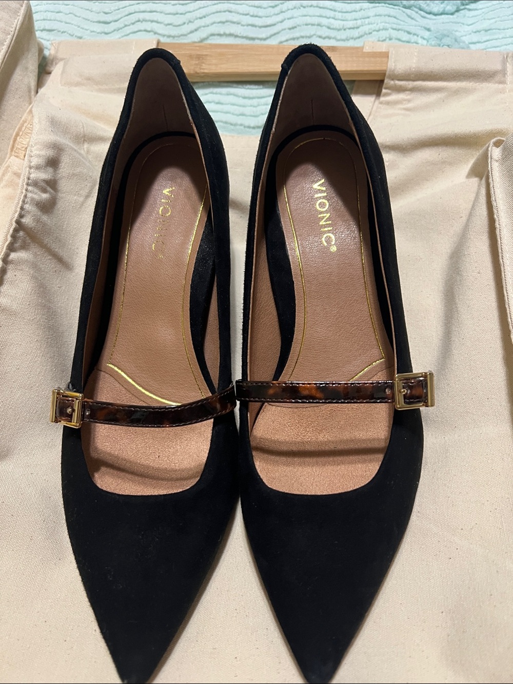 Vionic Black Pointed-Toe Mary Jane Pumps with Tortoiseshell Strap - Picture 1 of 6